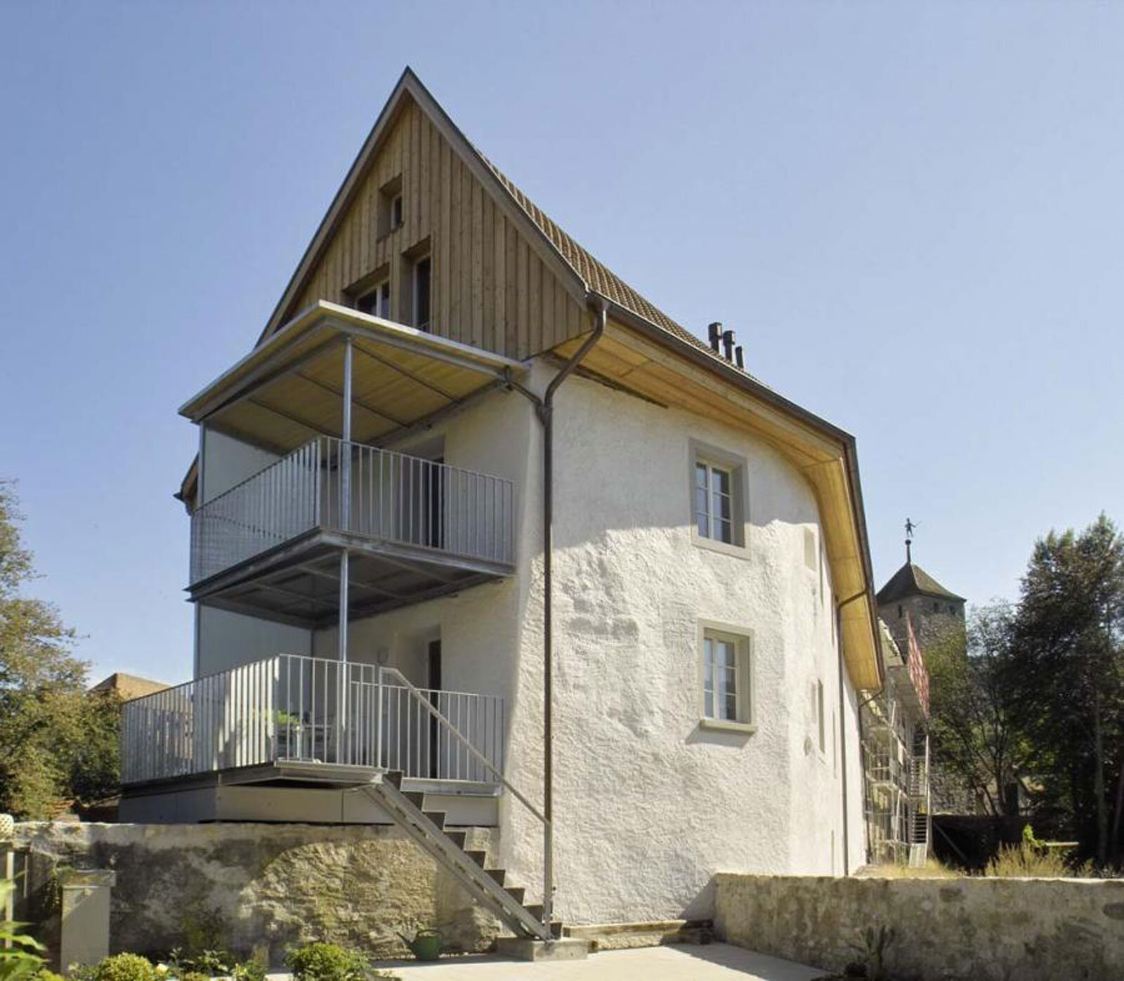 1129463740stadtmauerfassade1