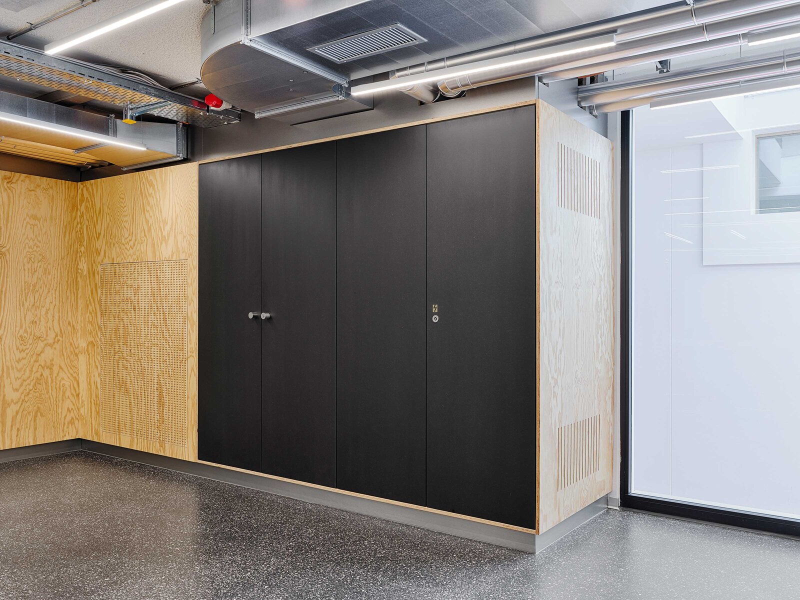 Schule Kaisten Technikschrank