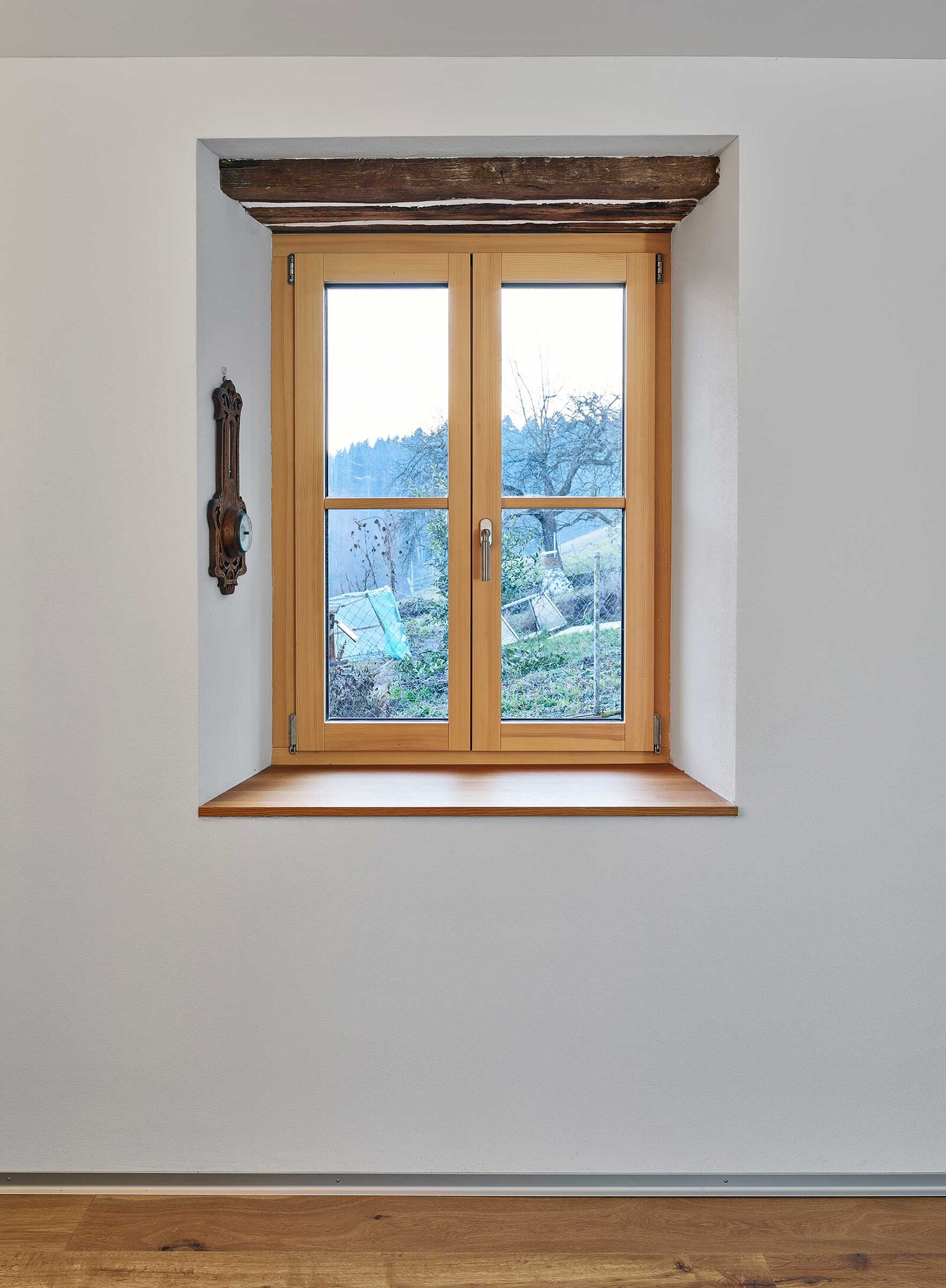 Maiacherhof Oberhofen Fenster mit originalen Eichensturzbrettern